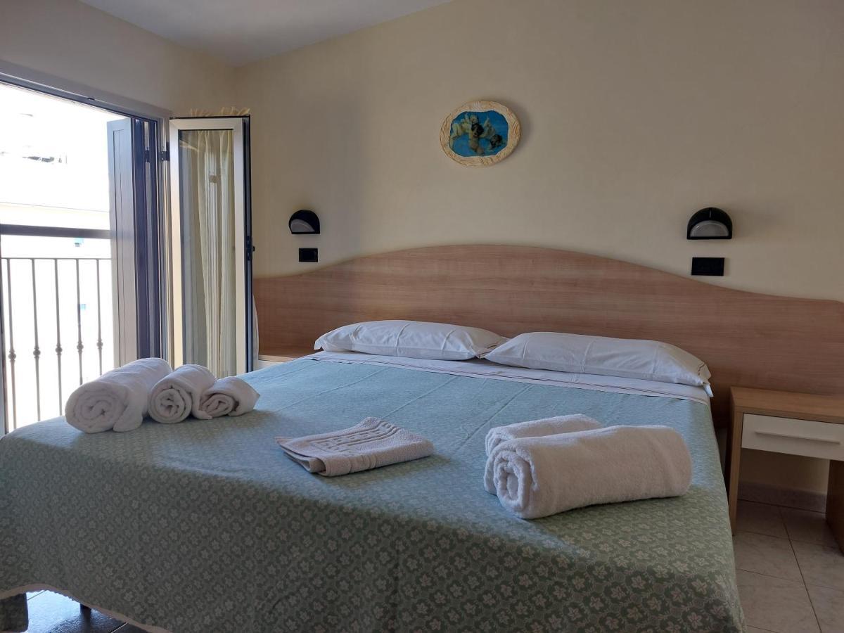Hotel Villa Aurora Bellaria-Igea Marina Exterior photo