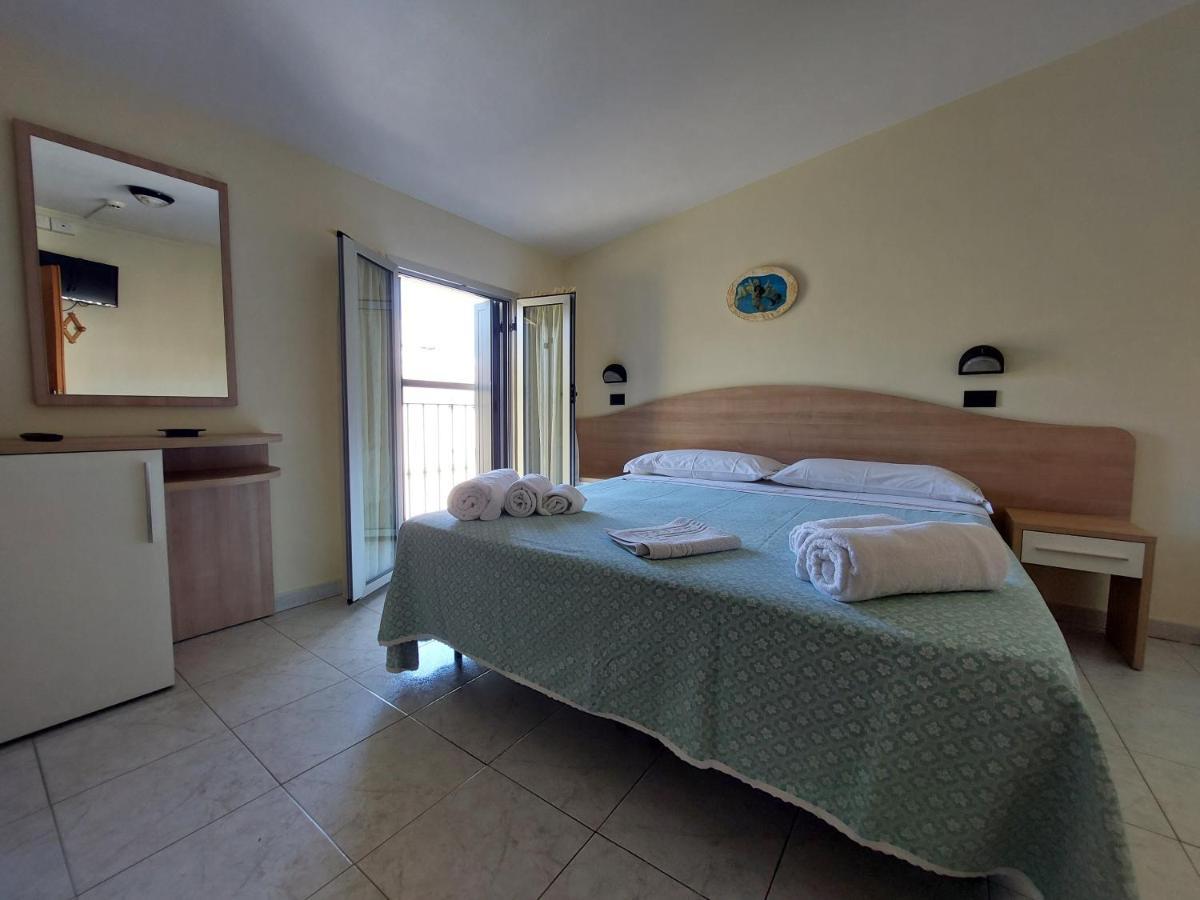 Hotel Villa Aurora Bellaria-Igea Marina Exterior photo