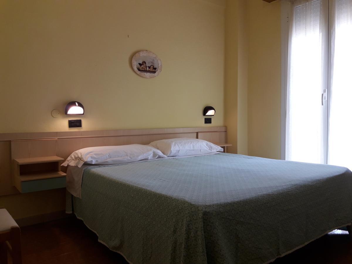 Hotel Villa Aurora Bellaria-Igea Marina Exterior photo
