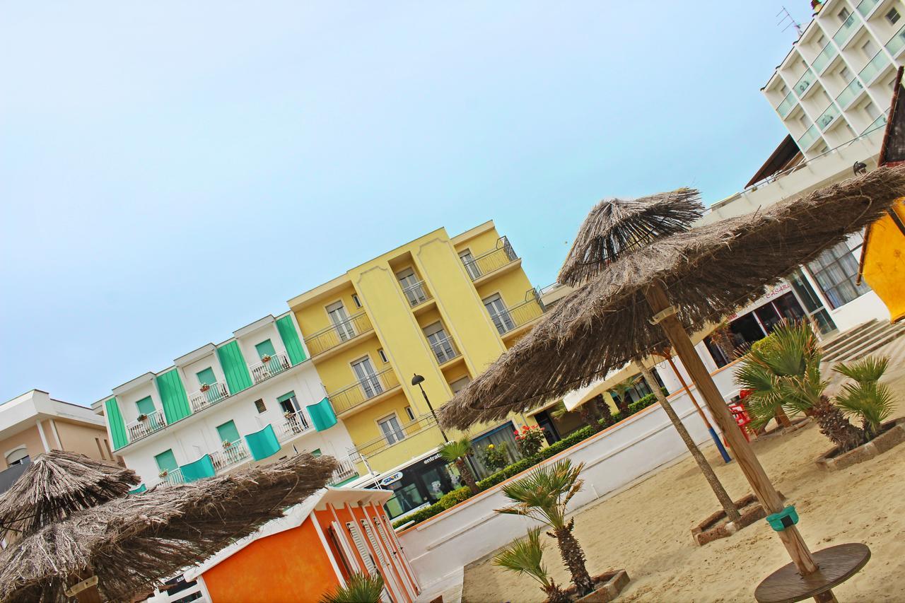 Hotel Villa Aurora Bellaria-Igea Marina Exterior photo